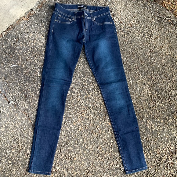 NEW Super Skinny Dark Wash Jeggings - Picture 2 of 6